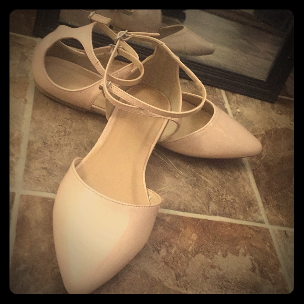 Nude point, buckle flats
